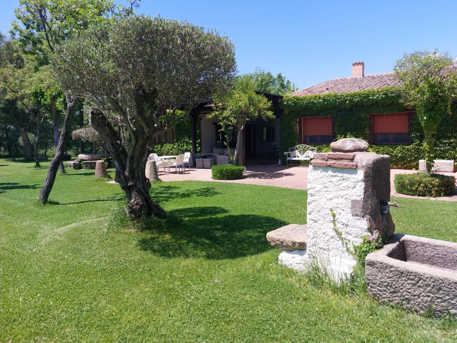 Complejo Rural La Badia Villa Lucillos Екстериор снимка
